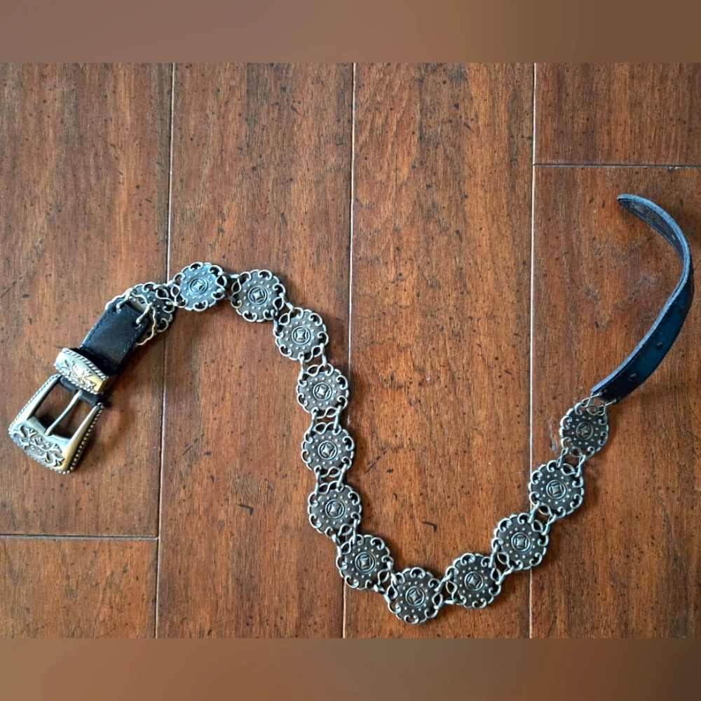 Vintage Women's Silver toned link belt